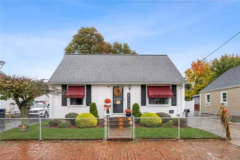 36 Dean St, Pawtucket, RI 02861