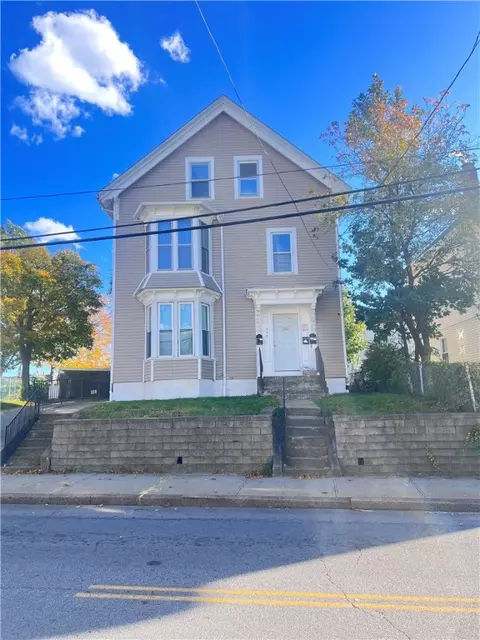390 Weeden St, Pawtucket, RI 02860
