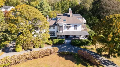46 Chastellux Ave #M6, Newport, RI 02840