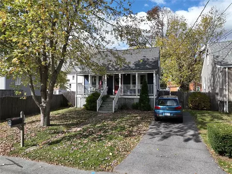 83 Symonds Ave, Warwick, RI 02889