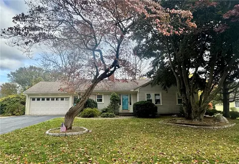 16 Shady Glen Dr, East Greenwich, RI 02818
