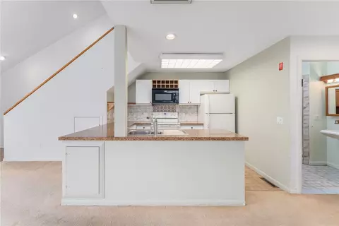 Kitchen - 816 Williamsburg Cir, Warwick, RI 02886 photo 2 of 2
