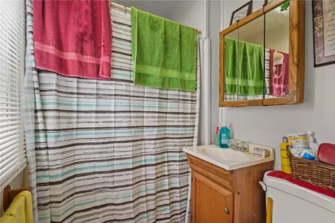 Bath - 4 Pearl St, Westerly, RI 02891 photo 2 of 2