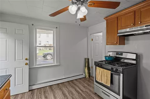 Entry Way - 4 Pearl St, Westerly, RI 02891 photo 5 of 7