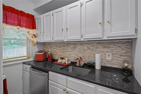 Kitchen - 4 Pearl St, Westerly, RI 02891 photo 1 of 4