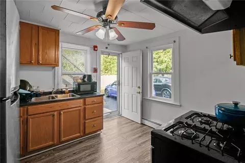 Entry Way - 4 Pearl St, Westerly, RI 02891 photo 6 of 7