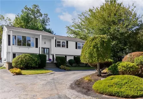 4 Barbato Dr, Johnston, RI 02919