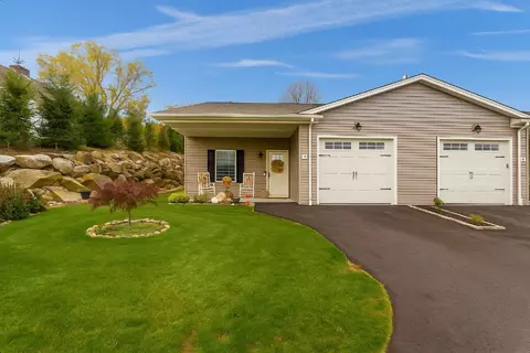 550 Wakefield St #3, West Warwick, RI 02893
