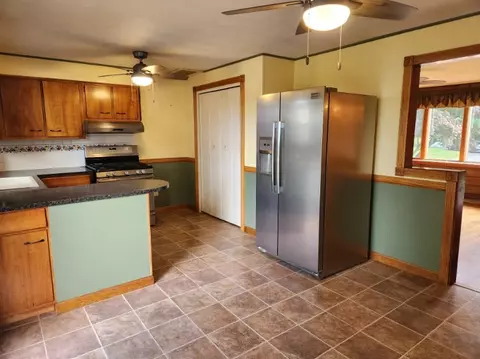 Kitchen - 175 Randall Ave, Warwick, RI 02889 photo 2 of 3