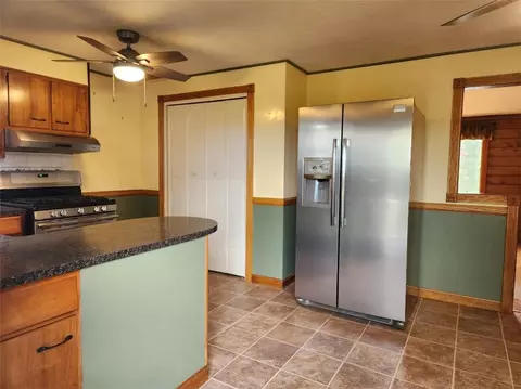 Kitchen - 175 Randall Ave, Warwick, RI 02889 photo 3 of 3
