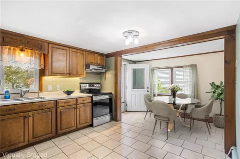 76 Fall St, Woonsocket, RI 02895 photo 6