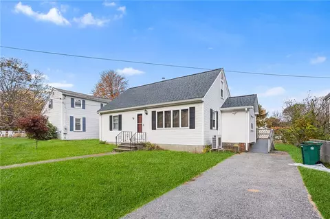76 Fall St, Woonsocket, RI 02895 photo 27