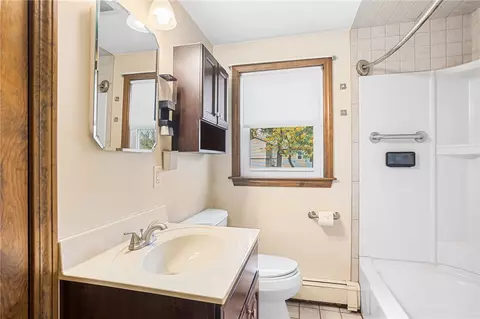 76 Fall St, Woonsocket, RI 02895 photo 10
