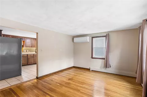 76 Fall St, Woonsocket, RI 02895 photo 5