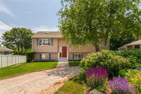 193 Bonnet Shores Rd, Narragansett, RI 02882