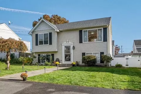 38 Chestnut St, Cumberland, RI 02864