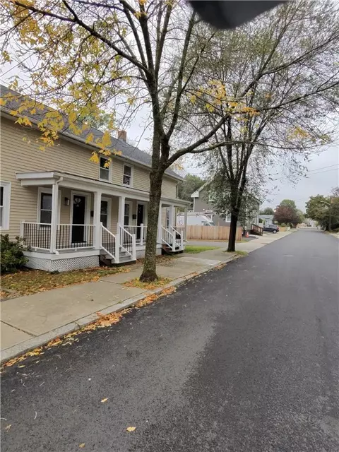 44 Herschel St, Providence, RI 02909