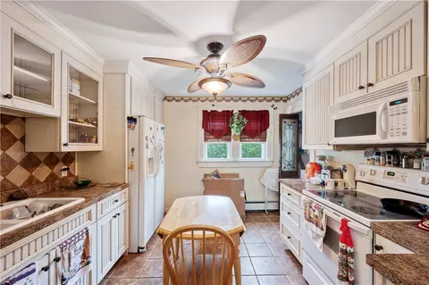 797 Elm St, Woonsocket, RI 02895 photo 13