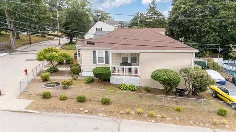 797 Elm St, Woonsocket, RI 02895 photo 6