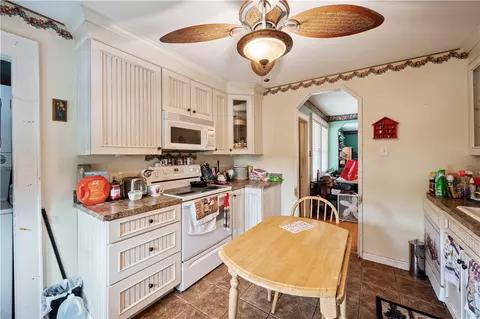 797 Elm St, Woonsocket, RI 02895 photo 14