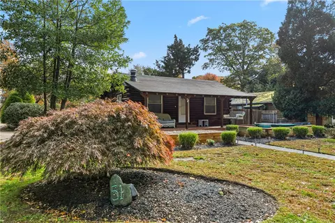 51 Osceola Ave, Narragansett, RI 02882
