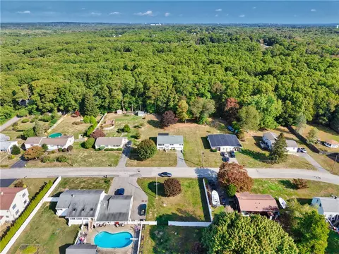 100 Furey Ave, Tiverton, RI 02878