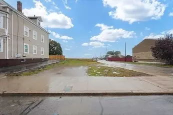 690 Potters Ave, Providence, RI 02907