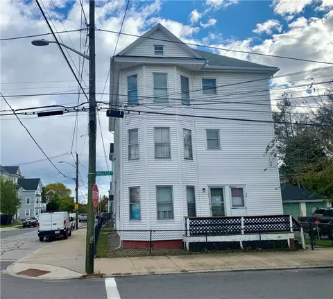 26 Wallace St, Providence, RI 02909