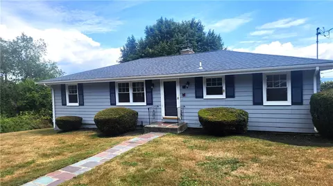 62 Education Ln, Portsmouth, RI 02871