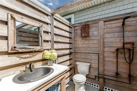 Bath - 45 Juniper Ave, Warwick, RI 02886 photo 4 of 4