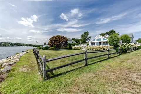 45 Juniper Ave, Warwick, RI 02886
