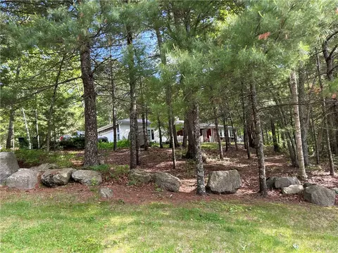420 Robin Hollow Rd, West Greenwich, RI 02817