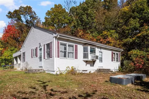 304 Getchell Ave, Woonsocket, RI 02895 photo 2