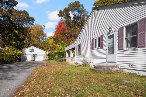 304 Getchell Ave, Woonsocket, RI 02895 photo 4