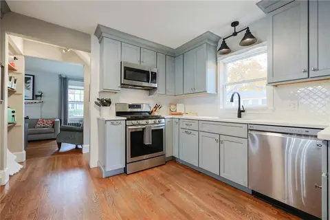 15 Burt St, Warwick, RI 02886 photo 19