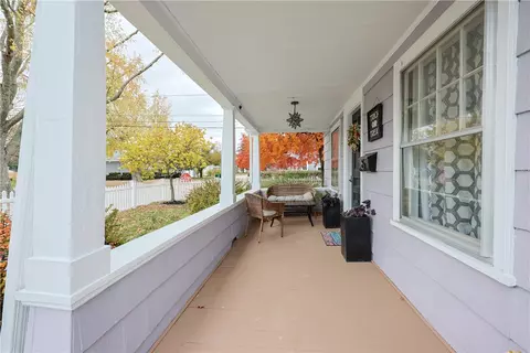 15 Burt St, Warwick, RI 02886 photo 5