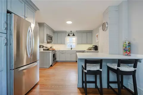 15 Burt St, Warwick, RI 02886 photo 16