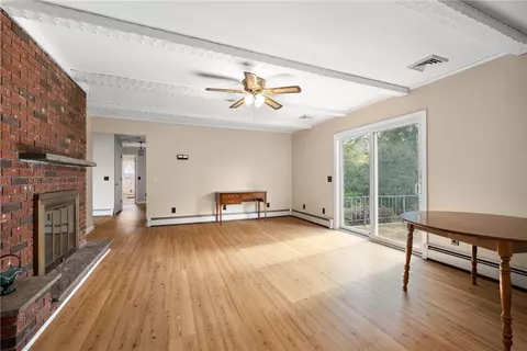 Living - 23 Hillview Dr, Westerly, RI 02891 photo 3 of 8