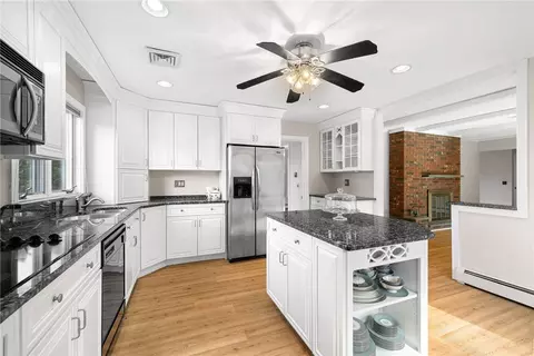 Kitchen - 23 Hillview Dr, Westerly, RI 02891 photo 1 of 5