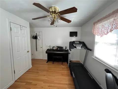 Bedroom - 121 Lloyd Ave, Warwick, RI 02889 photo 2 of 4