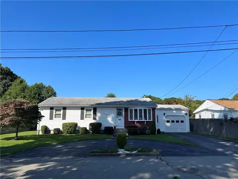 Exterior - 121 Lloyd Ave, Warwick, RI 02889 photo 2 of 11