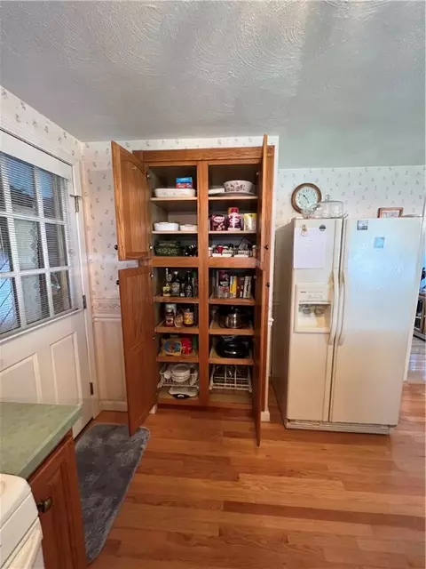 Kitchen - 121 Lloyd Ave, Warwick, RI 02889 photo 4 of 4