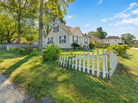 Exterior - 110 Heath Ave, Warwick, RI 02888 photo 8 of 11