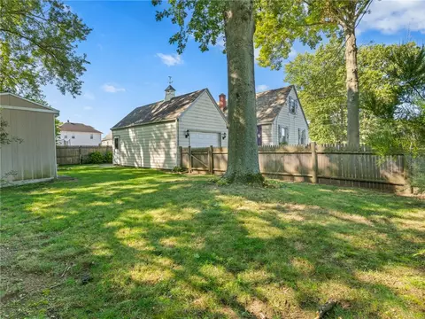 Exterior - 110 Heath Ave, Warwick, RI 02888 photo 7 of 11