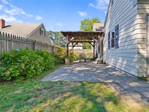 Exterior - 110 Heath Ave, Warwick, RI 02888 photo 3 of 11