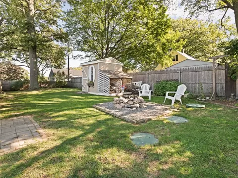 Exterior - 110 Heath Ave, Warwick, RI 02888 photo 6 of 11