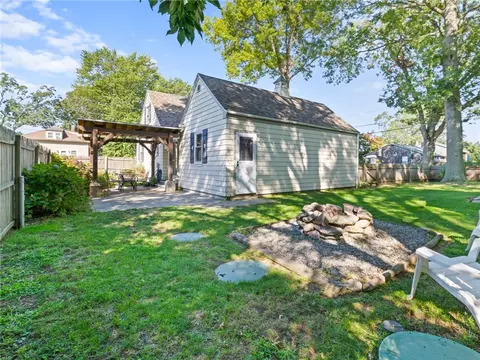 Exterior - 110 Heath Ave, Warwick, RI 02888 photo 5 of 11