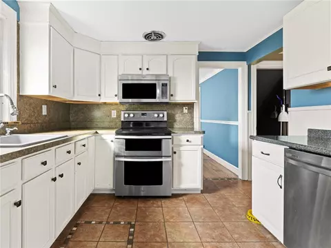 Kitchen - 110 Heath Ave, Warwick, RI 02888 photo 2 of 3