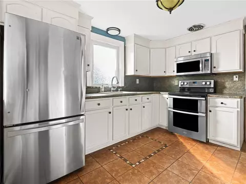 Kitchen - 110 Heath Ave, Warwick, RI 02888 photo 1 of 3