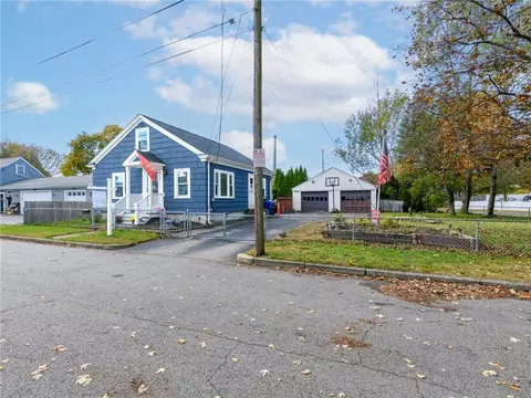 44 Stanley St, Pawtucket, RI 02861